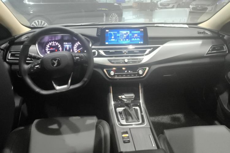 Used CHANGAN Ruicheng CC 2021 Blue Whale Edition 1.5T DCT Luxury Model Center Console