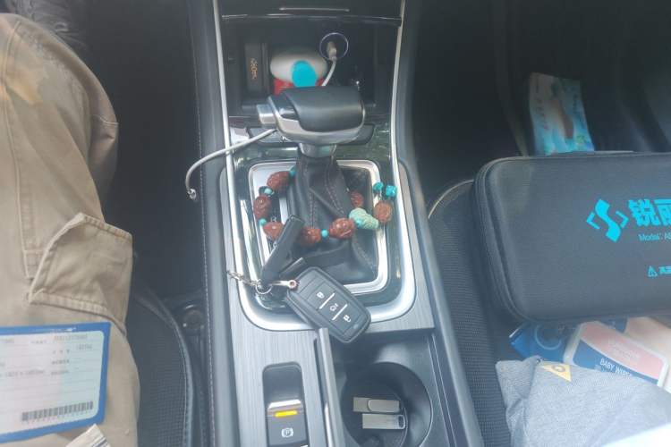 Used CHANGAN Ruicheng CC 2021 Blue Whale Edition 1.5T DCT Flagship Model Gear Lever