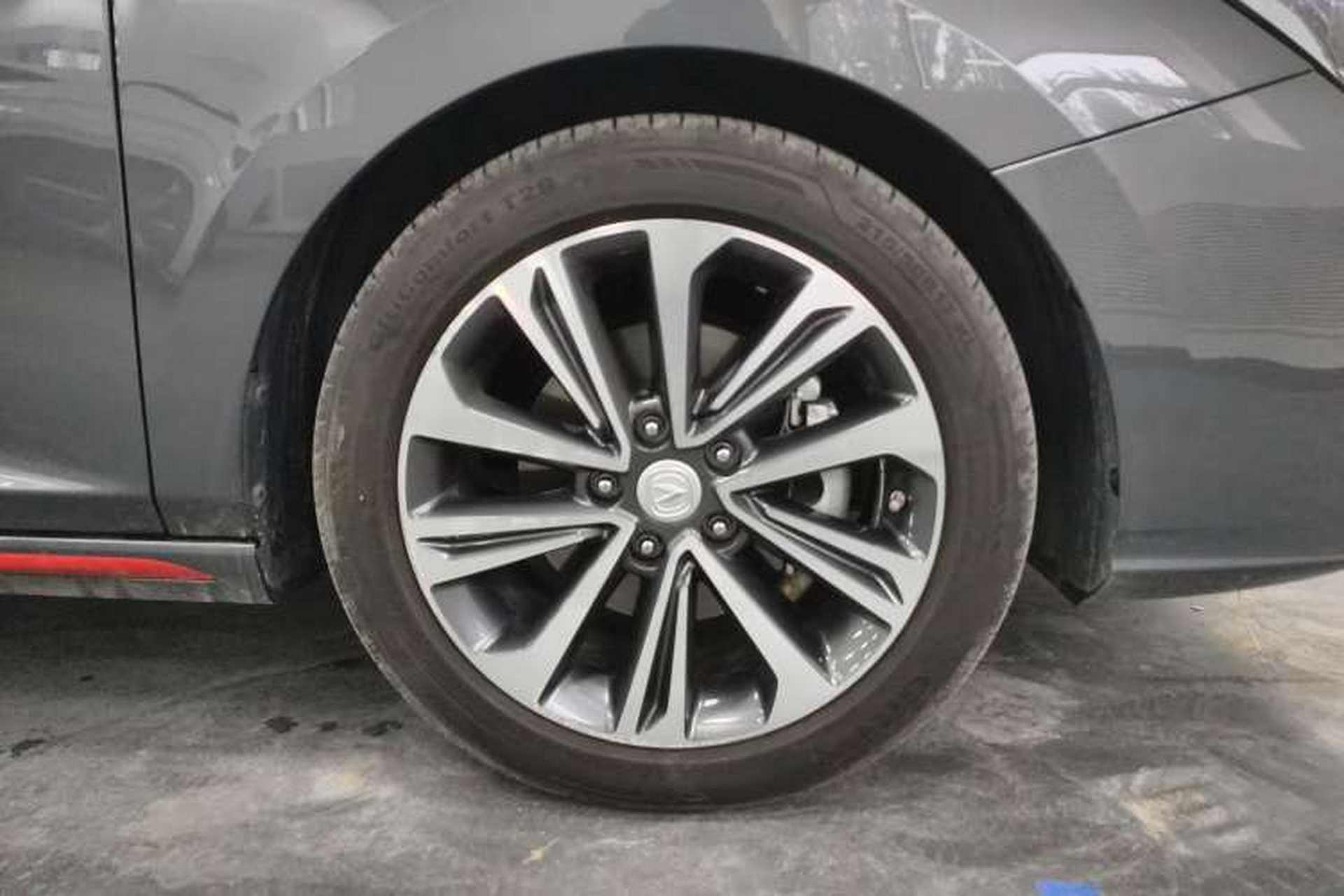 Used CHANGAN Ruicheng CC 2021 Blue Whale Edition 1.5T DCT Luxury Model Left Front Wheel Hub
