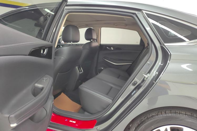 Used CHANGAN Ruicheng CC 2021 Blue Whale Edition 1.5T DCT Prestige Model Left Rear Seat