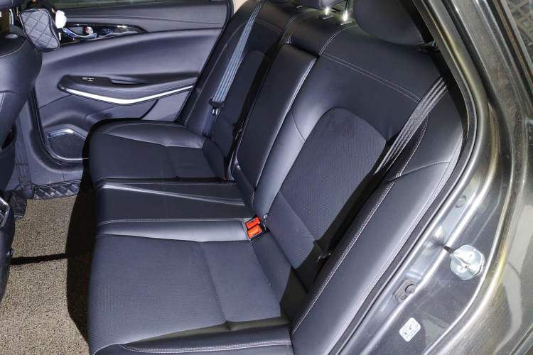 Used CHANGAN Ruicheng CC 2021 Blue Whale Edition 1.5T DCT Luxury Model Left Rear Seat