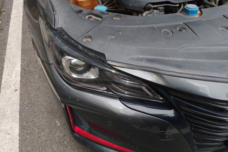 Used CHANGAN Ruicheng CC 2021 Blue Whale Edition 1.5T DCT Luxury Model Right Front Headlight