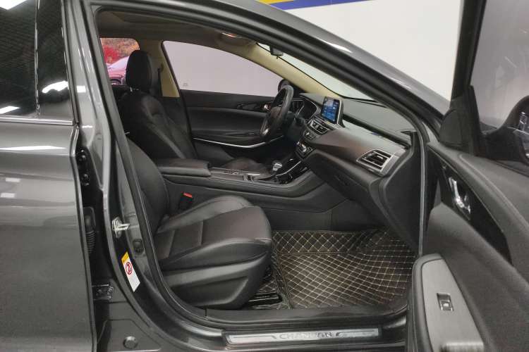 Used CHANGAN Ruicheng CC 2021 Blue Whale Edition 1.5T DCT Luxury Model Right Front Seat