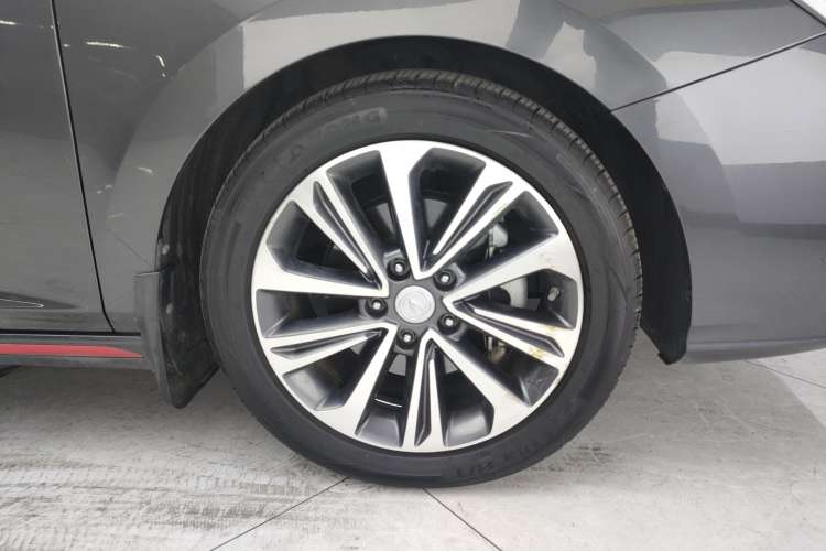 Used CHANGAN Ruicheng CC 2021 Blue Whale Edition 1.5T DCT Prestige Model Right Front Wheel Hub