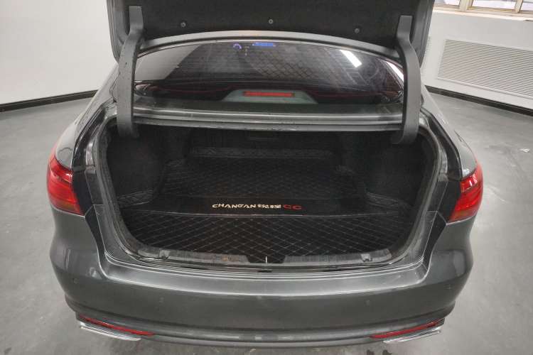 Used CHANGAN Ruicheng CC 2021 Blue Whale Edition 1.5T DCT Luxury Model Trunk