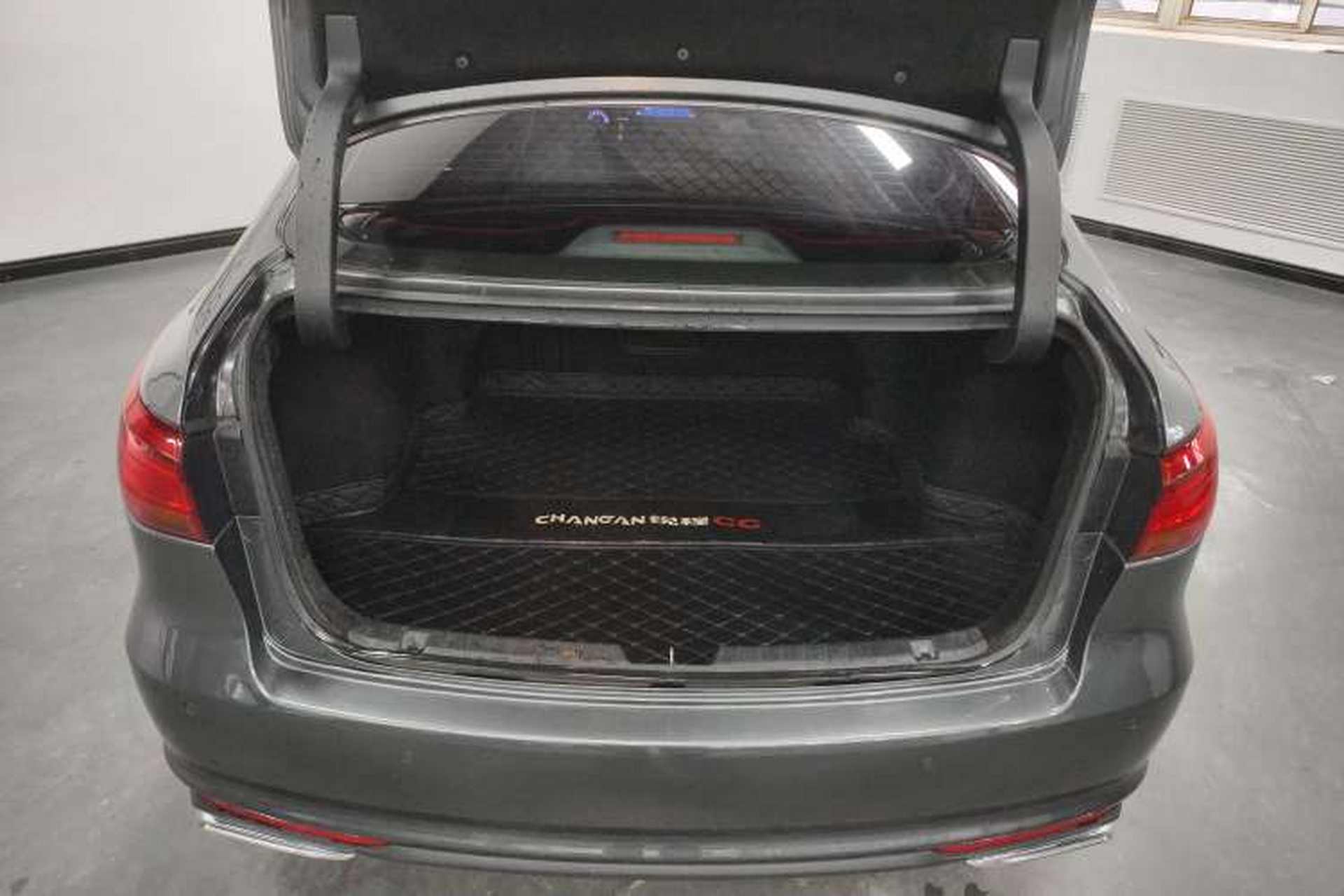 Used CHANGAN Ruicheng CC 2021 Blue Whale Edition 1.5T DCT Luxury Model Trunk