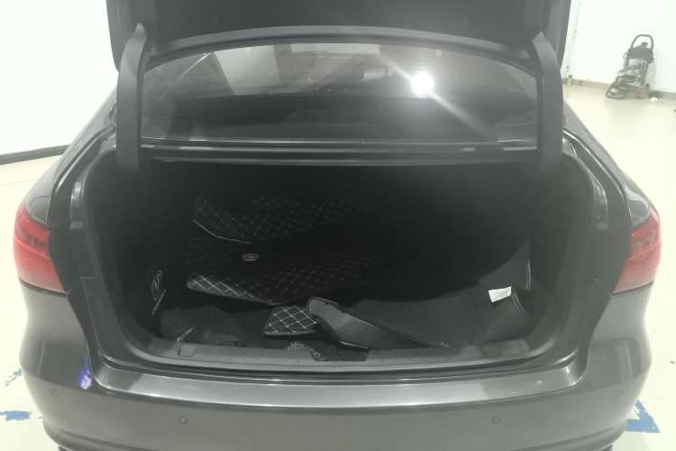 Used CHANGAN Ruicheng CC 2021 Blue Whale Edition 1.5T DCT Luxury Model Trunk