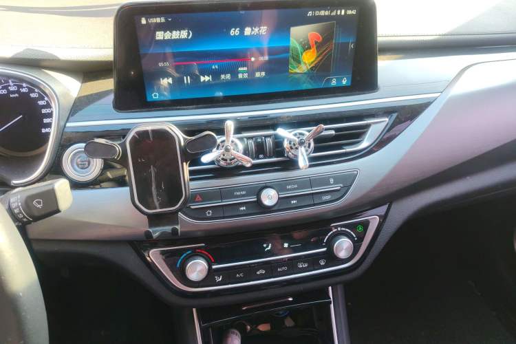 Used CHANGAN Ruicheng CC 2021 Blue Whale Edition 1.5T DCT Luxury Model Audio And AC Panel