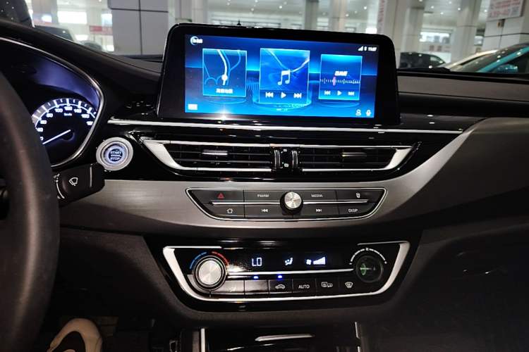 Used CHANGAN Ruicheng CC 2021 Blue Whale Edition 1.5T DCT Elite Model Audio And AC Panel