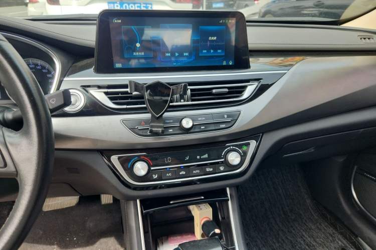 Used CHANGAN Ruicheng CC 2021 Blue Whale Edition 1.5T DCT Luxury Model Audio And AC Panel