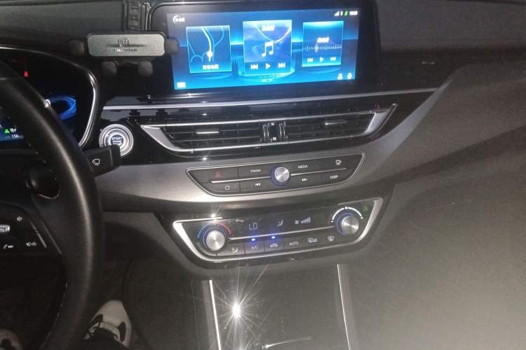 Used CHANGAN Ruicheng CC 2021 Blue Whale Edition 1.5T DCT Prestige Model Audio And AC Panel