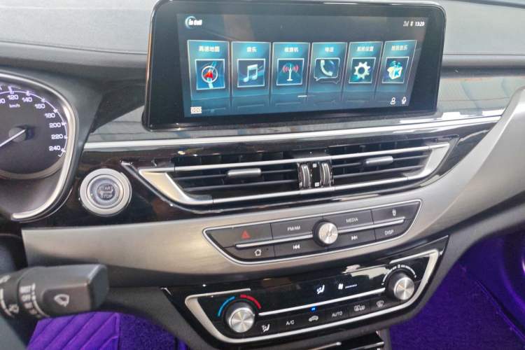 Used CHANGAN Ruicheng CC 2021 Blue Whale Edition 1.5T DCT Elite Model Audio And AC Panel