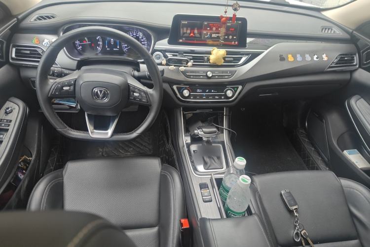 Used CHANGAN Ruicheng CC 2021 Blue Whale Edition 1.5T DCT Luxury Model Center Console
