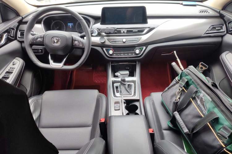 Used CHANGAN Ruicheng CC 2021 Blue Whale Edition 1.5T DCT Prestige Model Center Console
