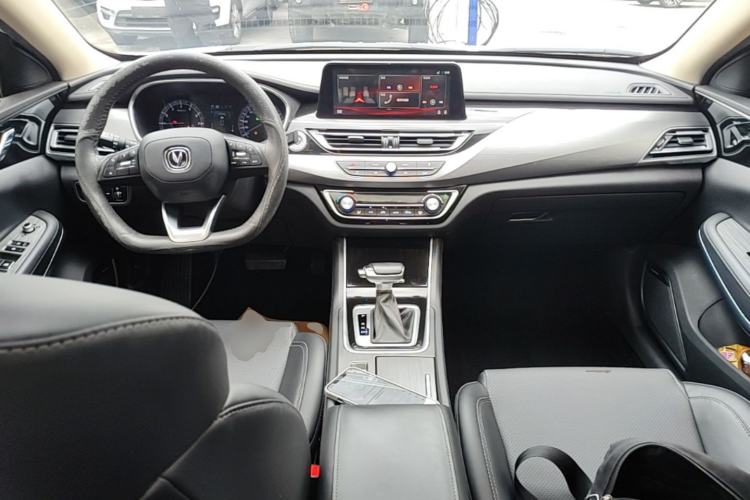 Used CHANGAN Ruicheng CC 2021 Blue Whale Edition 1.5T DCT Luxury Model Center Console