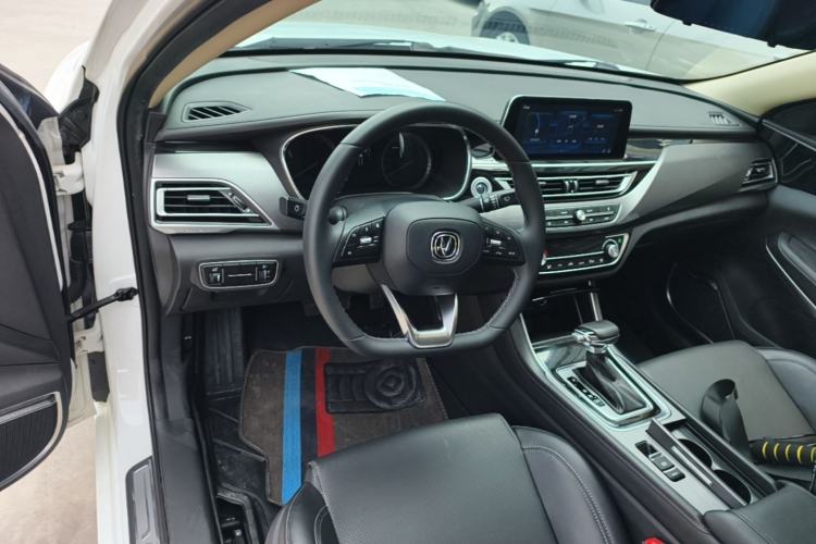 Used CHANGAN Ruicheng CC 2021 Blue Whale Edition 1.5T DCT Luxury Model Center Console