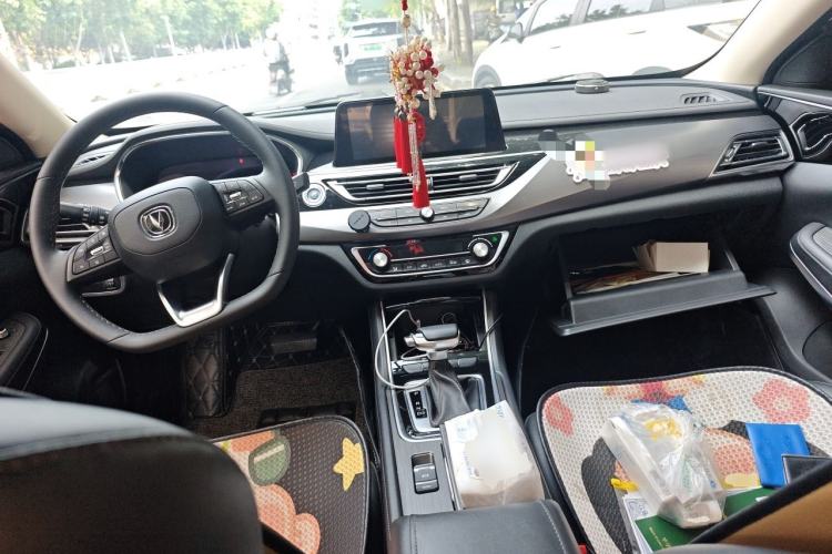 Used CHANGAN Ruicheng CC 2021 Blue Whale Edition 1.5T DCT Prestige Model Center Console