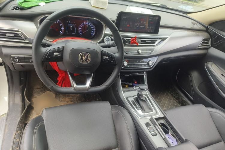 Used CHANGAN Ruicheng CC 2021 Blue Whale Edition 1.5T DCT Luxury Model Center Console
