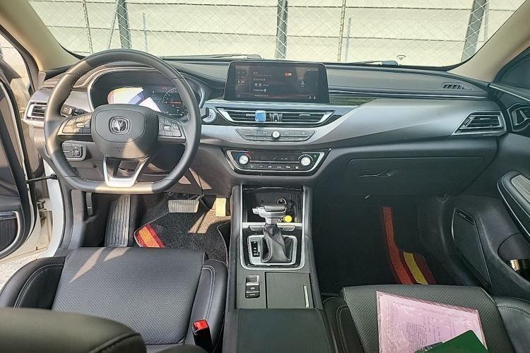 Used CHANGAN Ruicheng CC 2021 Blue Whale Edition 1.5T DCT Prestige Model Center Console