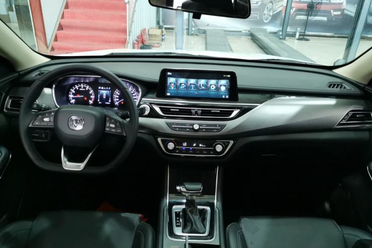 Used CHANGAN Ruicheng CC 2021 Blue Whale Edition 1.5T DCT Luxury Model Center Console