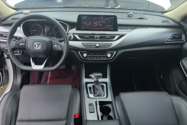 Used CHANGAN Ruicheng CC 2021 Blue Whale Edition 1.5T DCT Luxury Model Center Console