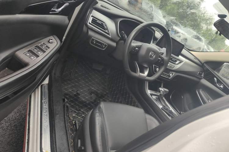 Used CHANGAN Ruicheng CC 2021 Blue Whale Edition 1.5T DCT Prestige Model Driver Seat
