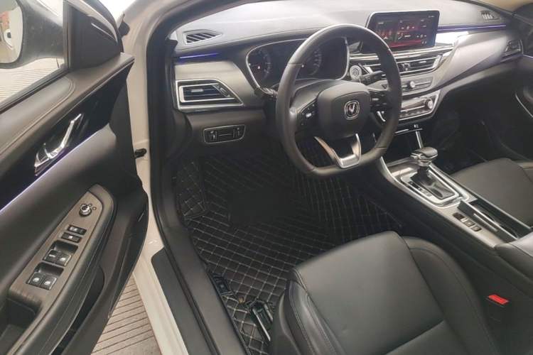 Used CHANGAN Ruicheng CC 2021 Blue Whale Edition 1.5T DCT Elite Model Driver Seat