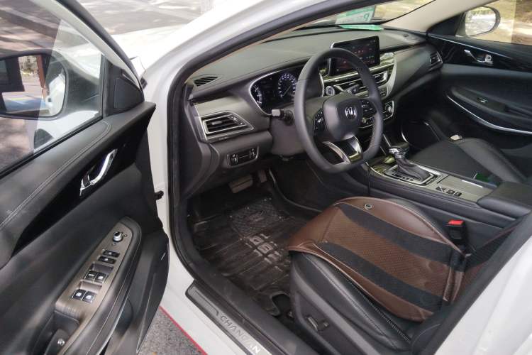 Used CHANGAN Ruicheng CC 2021 Blue Whale Edition 1.5T DCT Luxury Model Driver Seat