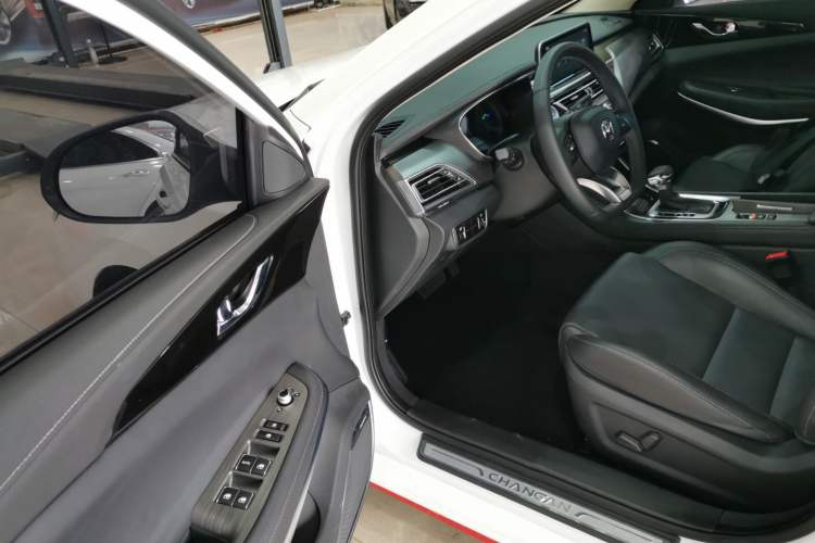 Used CHANGAN Ruicheng CC 2021 Blue Whale Edition 1.5T DCT Luxury Model Driver Seat