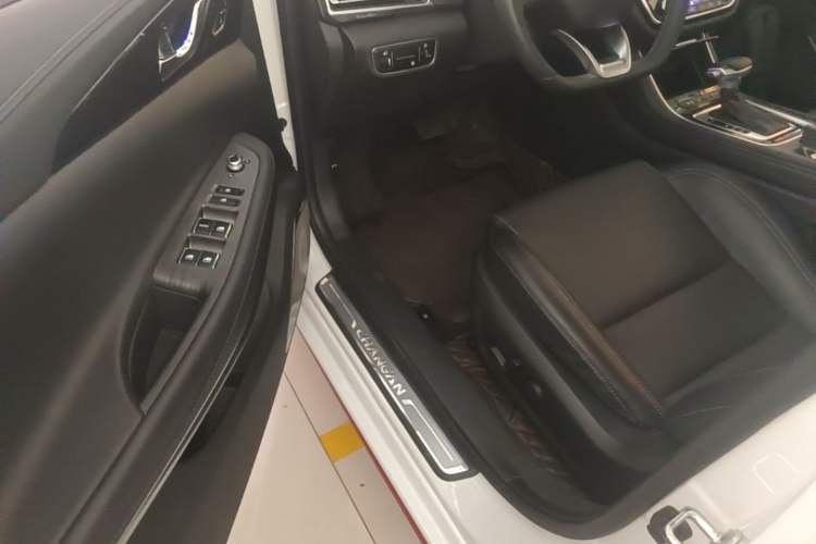 Used CHANGAN Ruicheng CC 2021 Blue Whale Edition 1.5T DCT Flagship Model Driver Seat