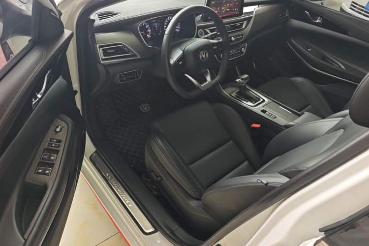 Used CHANGAN Ruicheng CC 2021 Blue Whale Edition 1.5T DCT Luxury Model Driver Seat