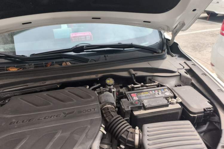 Used CHANGAN Ruicheng CC 2021 Blue Whale Edition 1.5T DCT Luxury Model Engine Bay Left