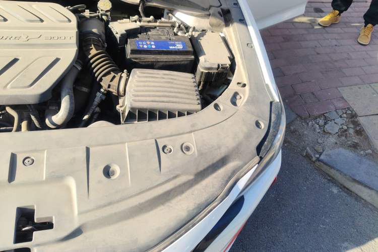 Used CHANGAN Ruicheng CC 2021 Blue Whale Edition 1.5T DCT Luxury Model Engine Bay Left