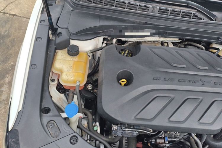 Used CHANGAN Ruicheng CC 2021 Blue Whale Edition 1.5T DCT Luxury Model Engine Bay Right