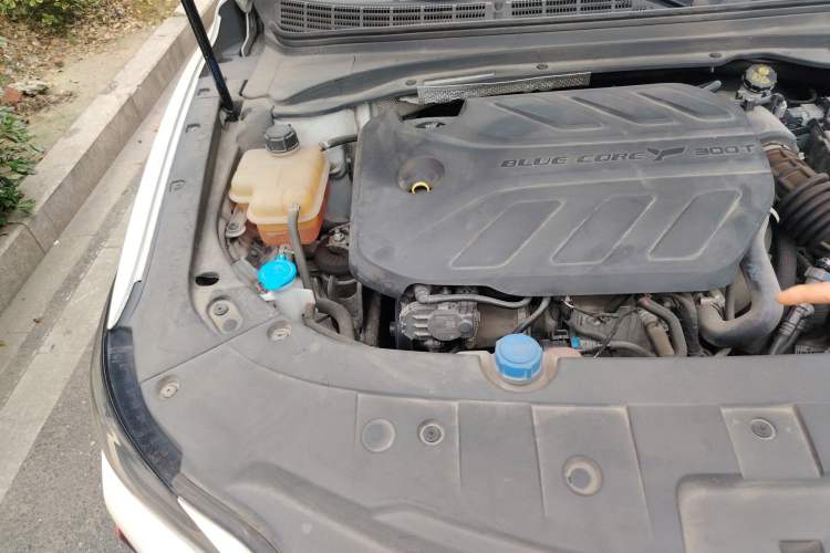 Used CHANGAN Ruicheng CC 2021 Blue Whale Edition 1.5T DCT Luxury Model Engine Bay Right