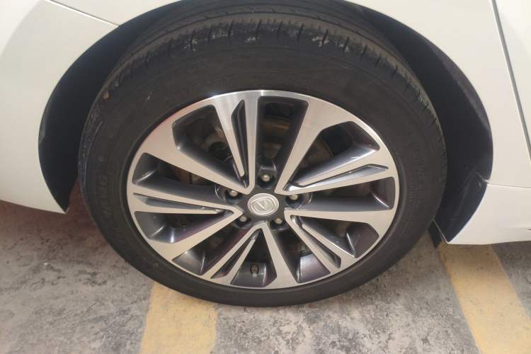 Used CHANGAN Ruicheng CC 2021 Blue Whale Edition 1.5T DCT Luxury Model Exterior 5