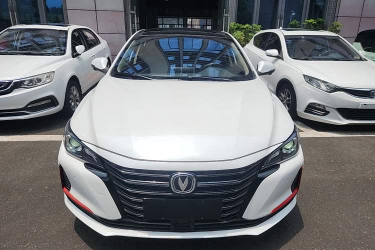 Used CHANGAN Ruicheng CC 2021 Blue Whale Edition 1.5T DCT Prestige Model Front