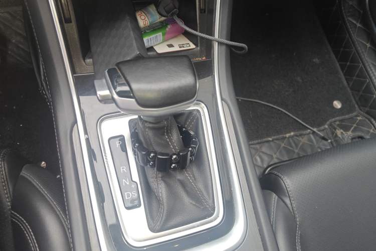 Used CHANGAN Ruicheng CC 2021 Blue Whale Edition 1.5T DCT Luxury Model Gear Lever