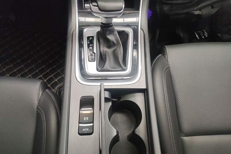 Used CHANGAN Ruicheng CC 2021 Blue Whale Edition 1.5T DCT Elite Model Gear Lever
