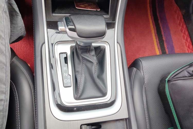 Used CHANGAN Ruicheng CC 2021 Blue Whale Edition 1.5T DCT Prestige Model Gear Lever
