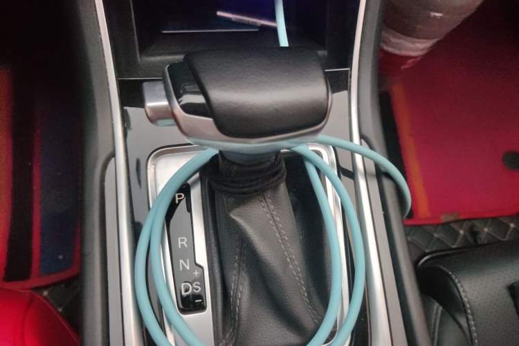 Used CHANGAN Ruicheng CC 2021 Blue Whale Edition 1.5T DCT Luxury Model Gear Lever