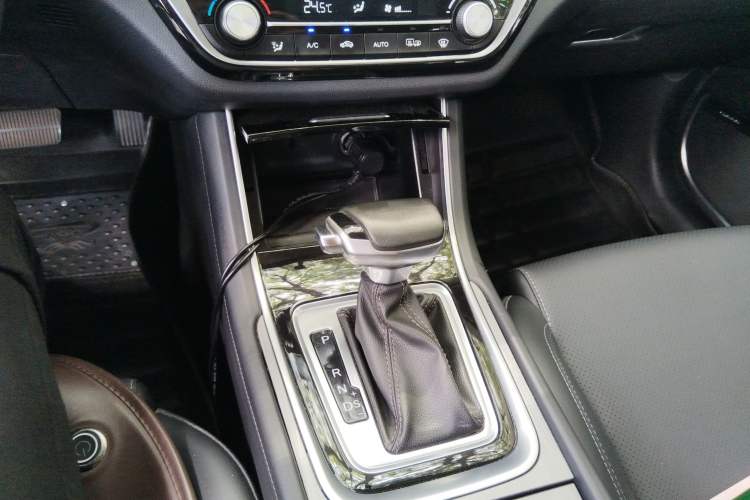Used CHANGAN Ruicheng CC 2021 Blue Whale Edition 1.5T DCT Luxury Model Gear Lever