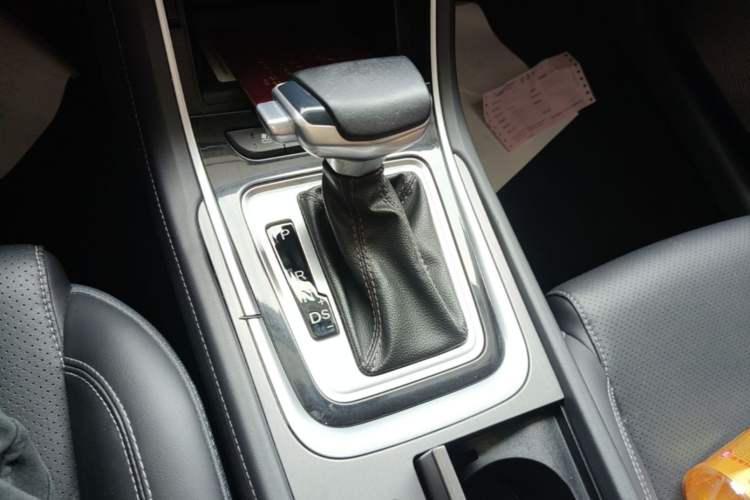 Used CHANGAN Ruicheng CC 2021 Blue Whale Edition 1.5T DCT Flagship Model Gear Lever
