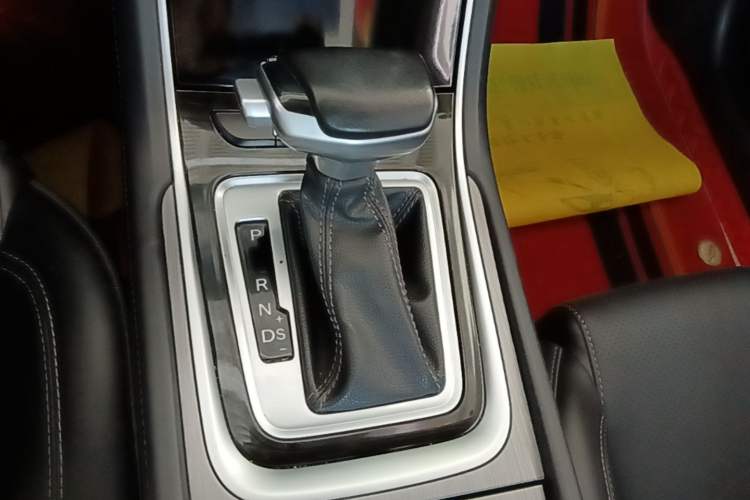 Used CHANGAN Ruicheng CC 2021 Blue Whale Edition 1.5T DCT Prestige Model Gear Lever