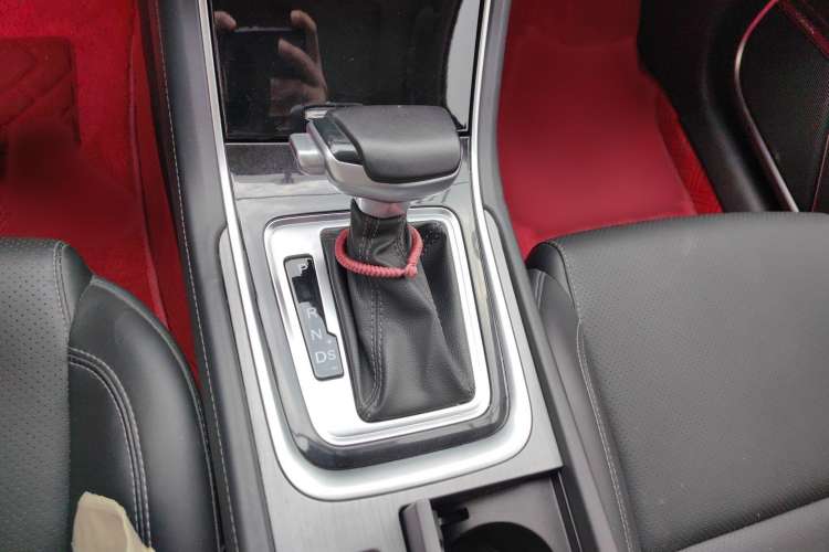 Used CHANGAN Ruicheng CC 2021 Blue Whale Edition 1.5T DCT Luxury Model Gear Lever
