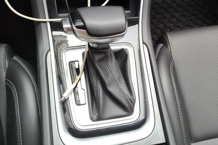 Used CHANGAN Ruicheng CC 2021 Blue Whale Edition 1.5T DCT Luxury Model Gear Lever