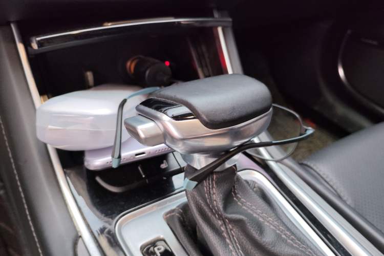 Used CHANGAN Ruicheng CC 2021 Blue Whale Edition 1.5T DCT Flagship Model Gear Lever