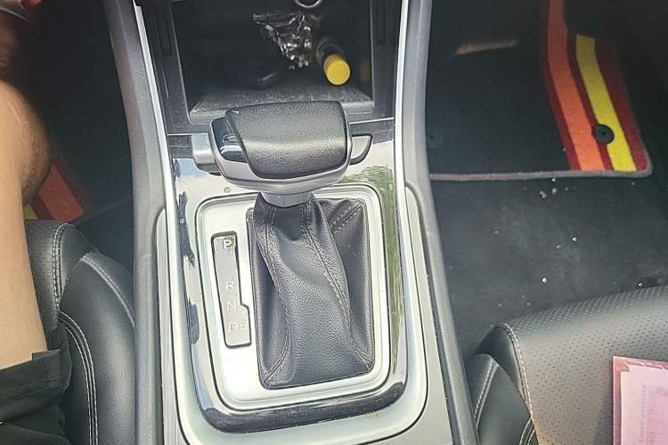 Used CHANGAN Ruicheng CC 2021 Blue Whale Edition 1.5T DCT Prestige Model Gear Lever