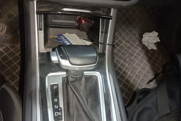 Used CHANGAN Ruicheng CC 2021 Blue Whale Edition 1.5T DCT Luxury Model Gear Lever