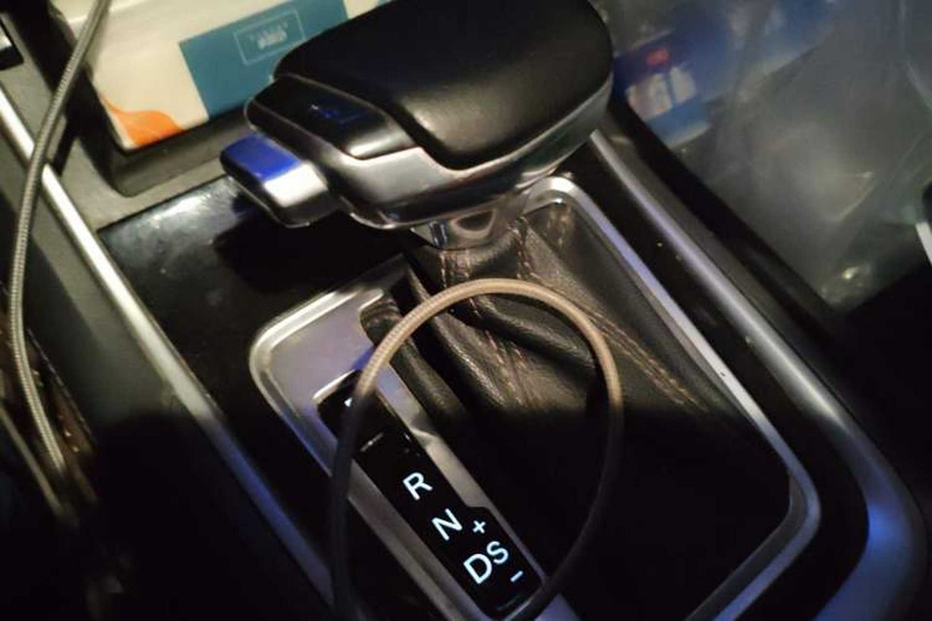 Used CHANGAN Ruicheng CC 2021 Blue Whale Edition 1.5T DCT Elite Model Gear Lever